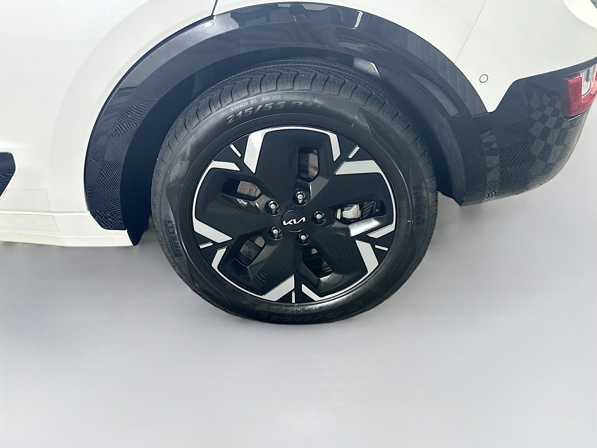 Used 2024 Kia Niro Wave w/ Wave Preserve Package image 11