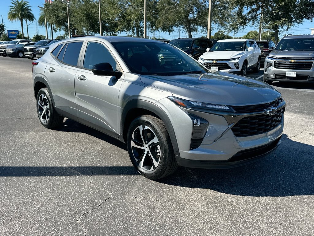 Certified 2024 Chevrolet Trax RS FWD image 3