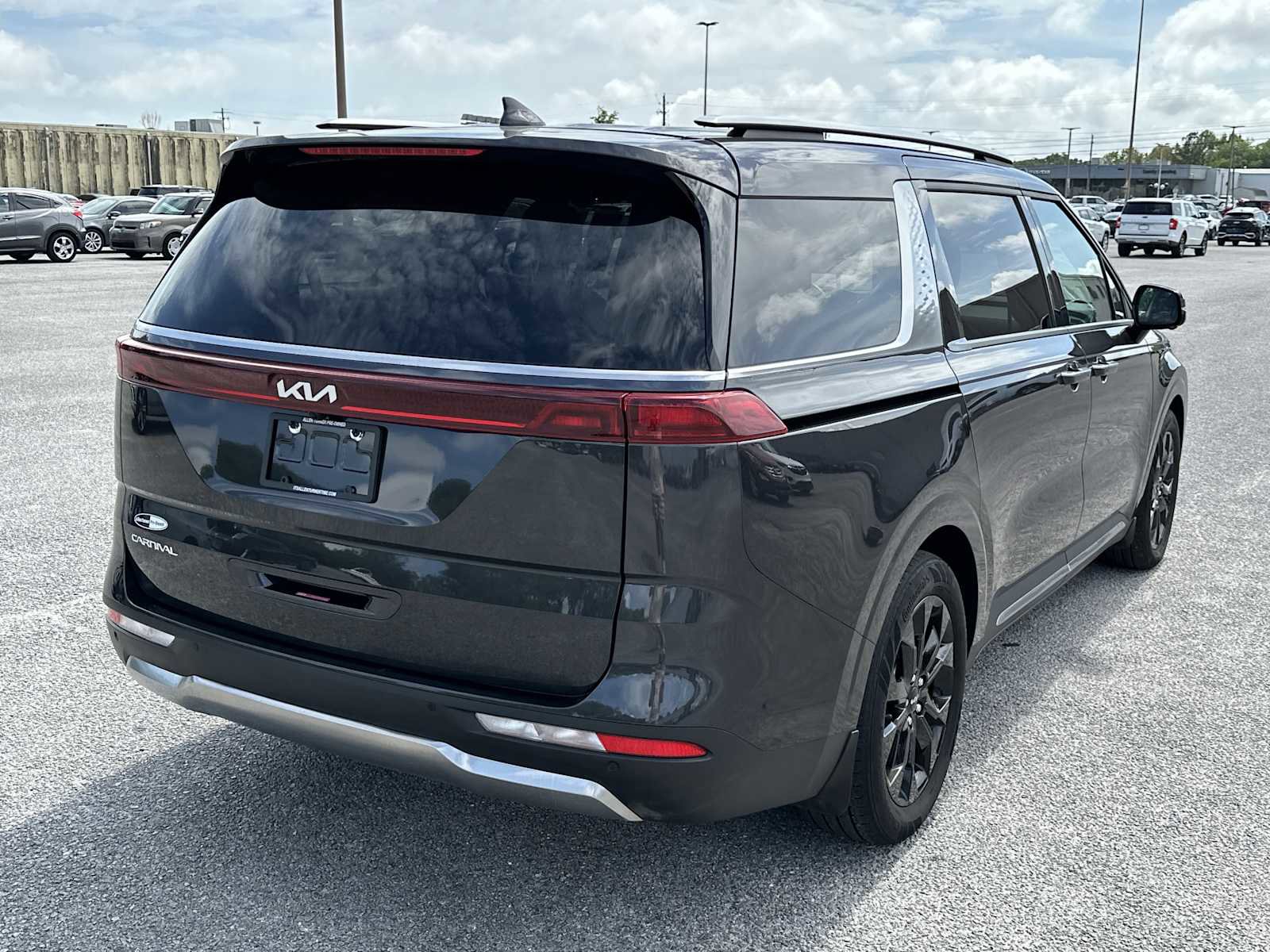 Used 2024 Kia Carnival SX image 8