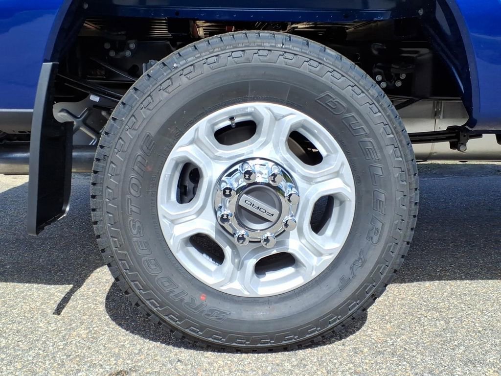 New 2026 Ford F250 XLT w/ FX4 Off-Road Package AWD/4WD image 11