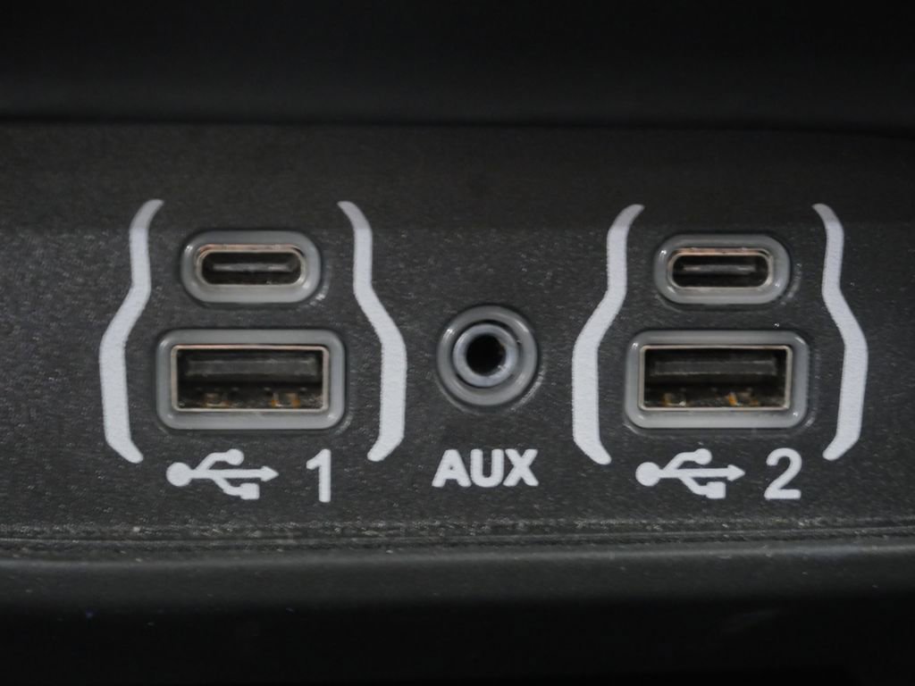 Used 2025 Chrysler Pacifica Select FWD image 21