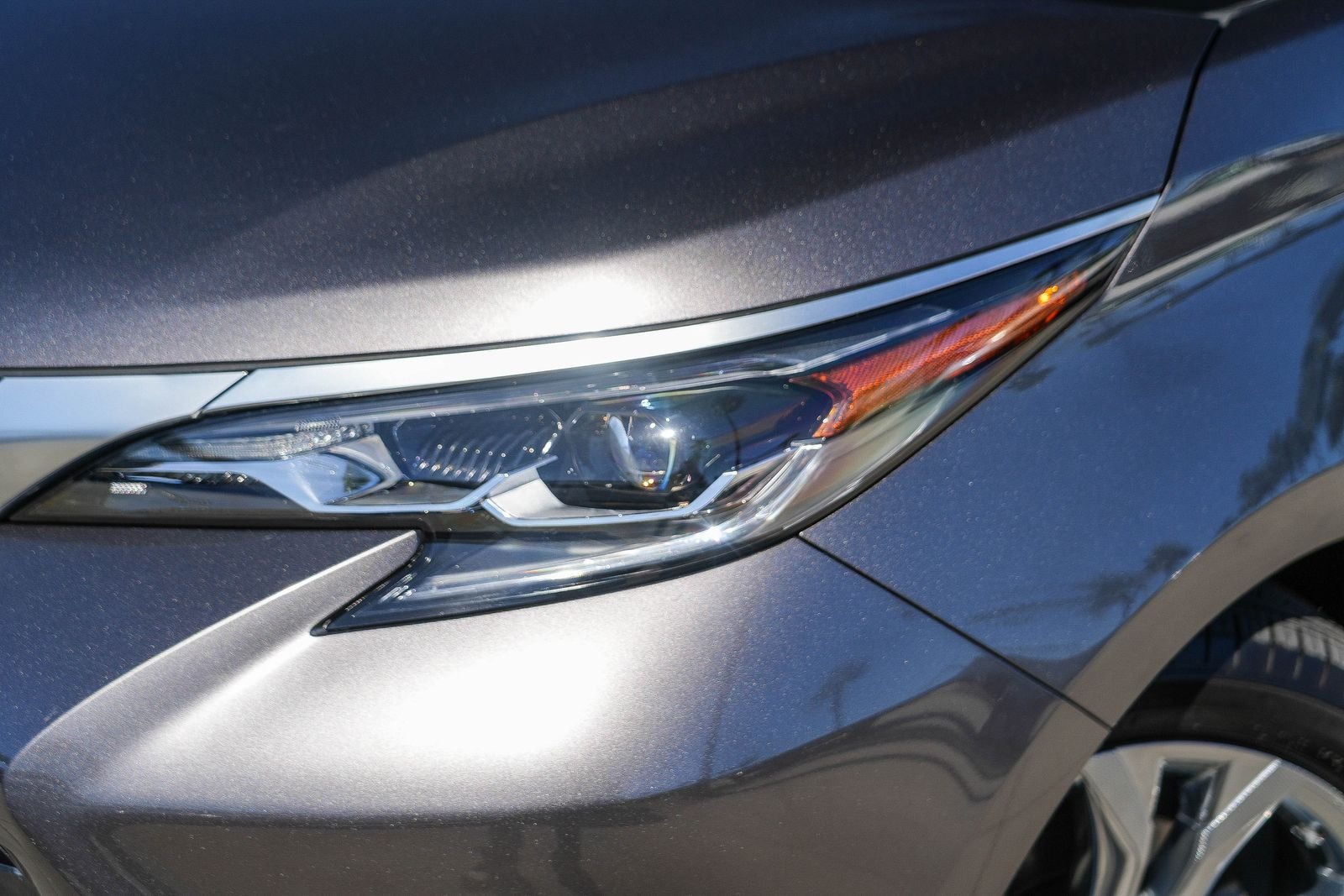 Certified 2024 Toyota Sienna Platinum FWD image 2