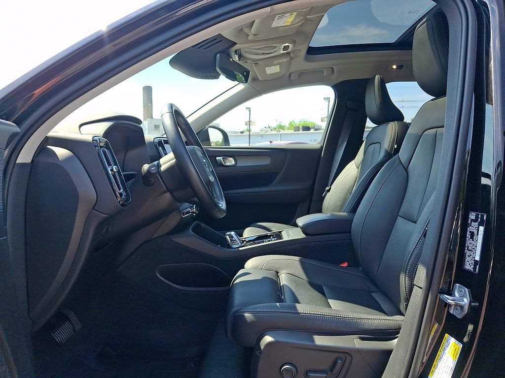 Used 2021 Volvo XC40 T5 Inscription w/ Climate Package AWD/4WD image 17