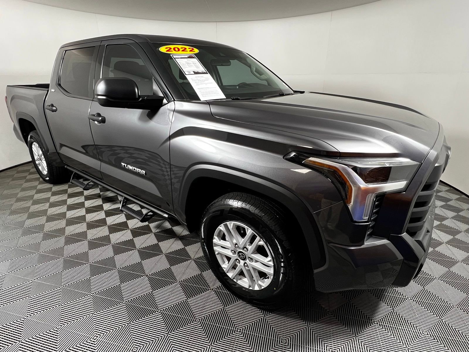 Used 2022 Toyota Tundra SR5 RWD image 3