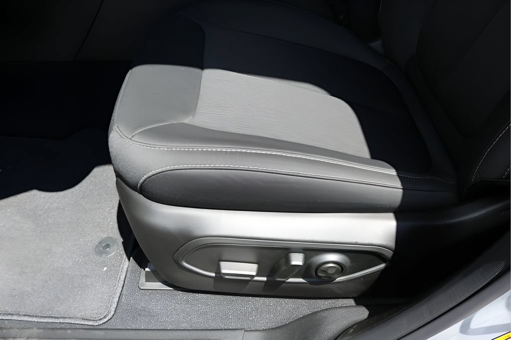 New 2026 Jeep Grand Cherokee Laredo X RWD image 13