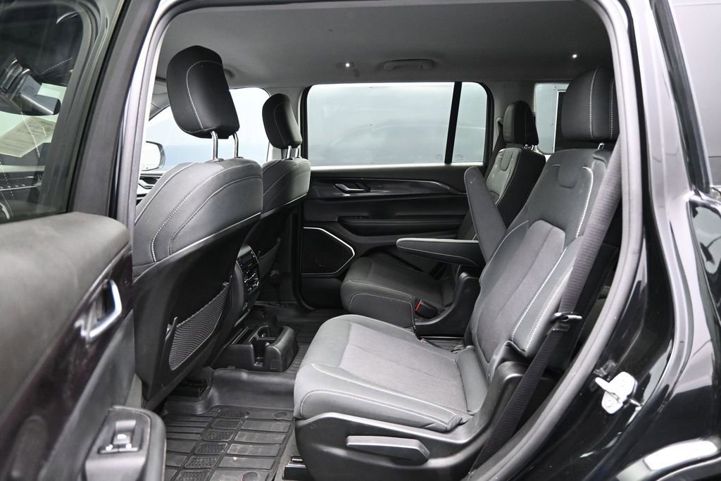 Used 2022 Jeep Grand Cherokee L Laredo w/ Luxury Tech Group I AWD/4WD image 23