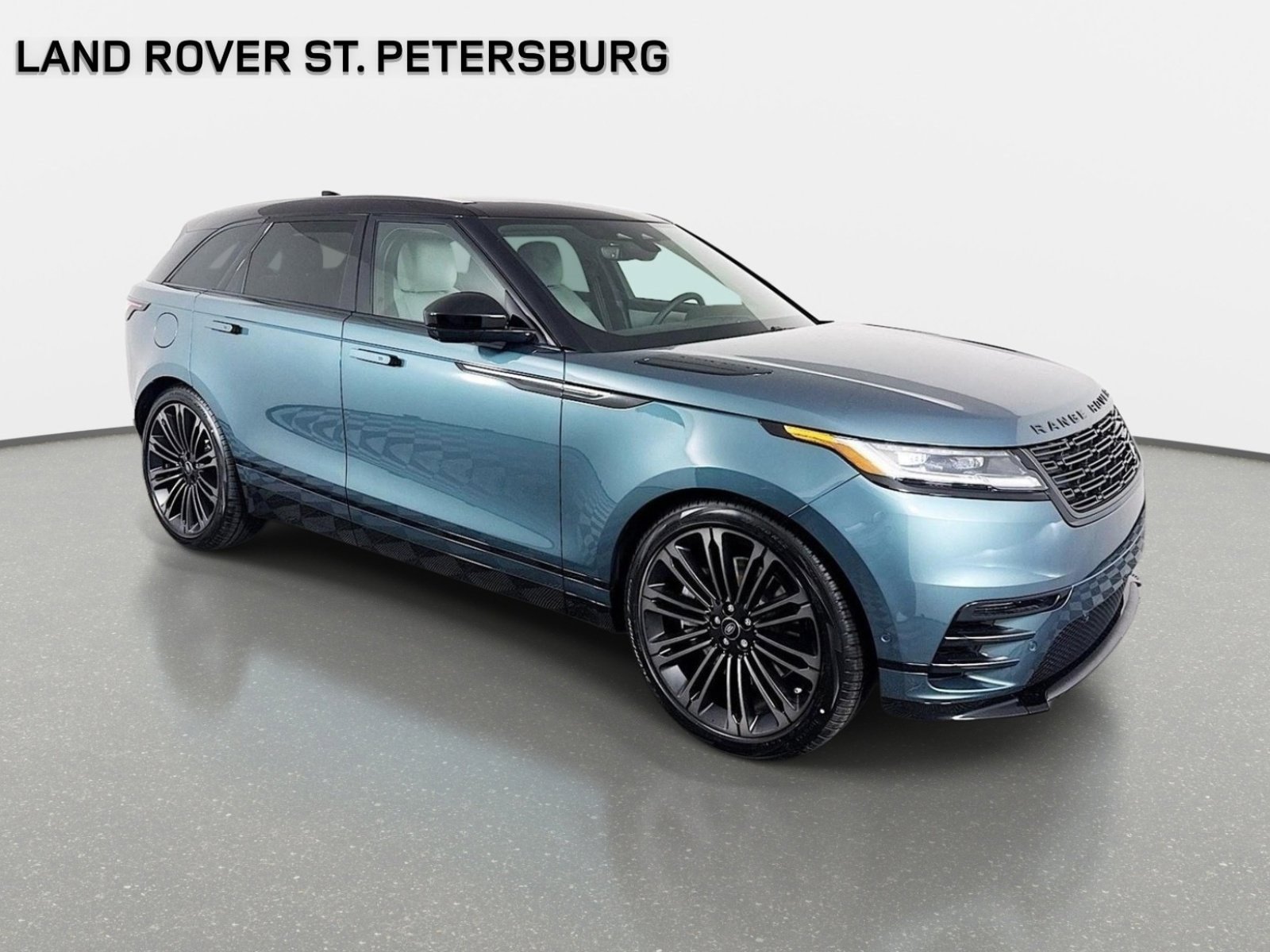 Used 2026 Land Rover Range Rover Velar Dynamic SE AWD/4WD image 3