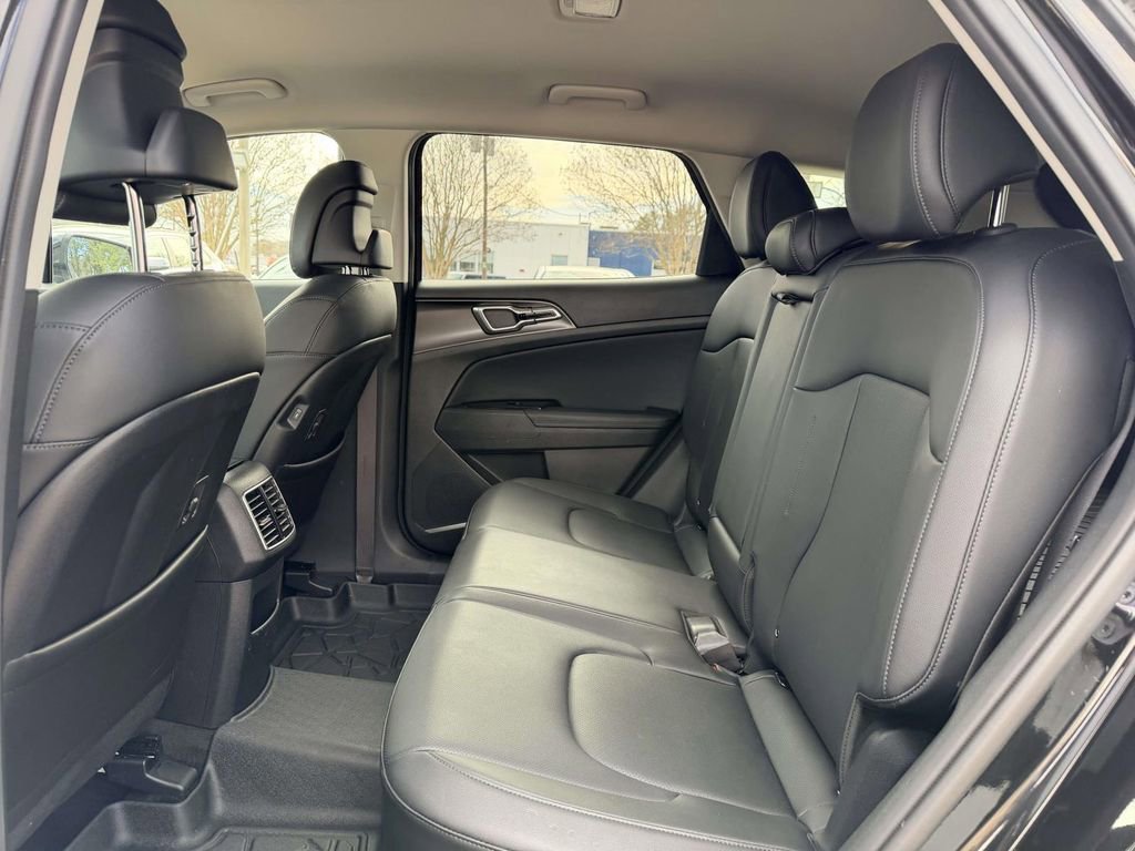 Used 2023 Kia Sportage EX image 16