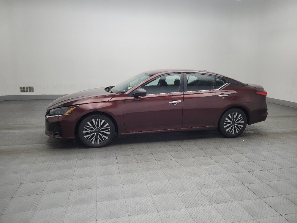 Used 2024 Nissan Altima 2.5 SV image 2
