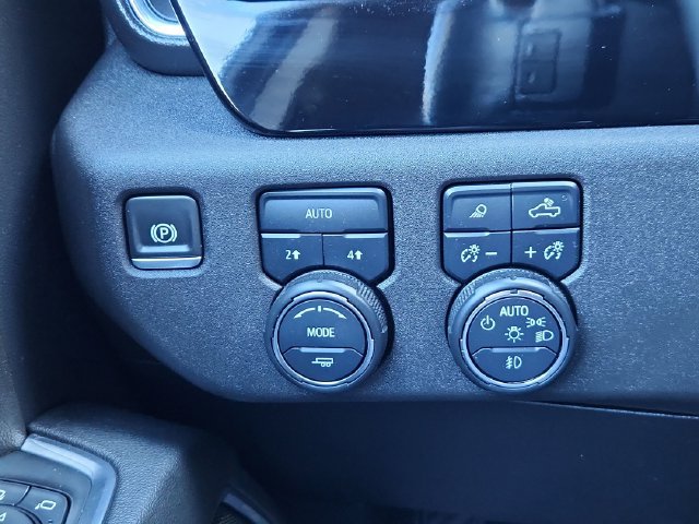 Used 2024 Chevrolet Silverado 1500 LTZ w/ LTZ Premium Package AWD/4WD image 39