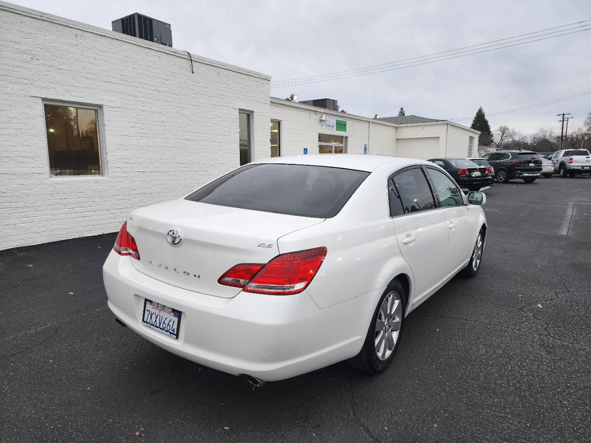 Used 2006 Toyota Avalon XLS image 4