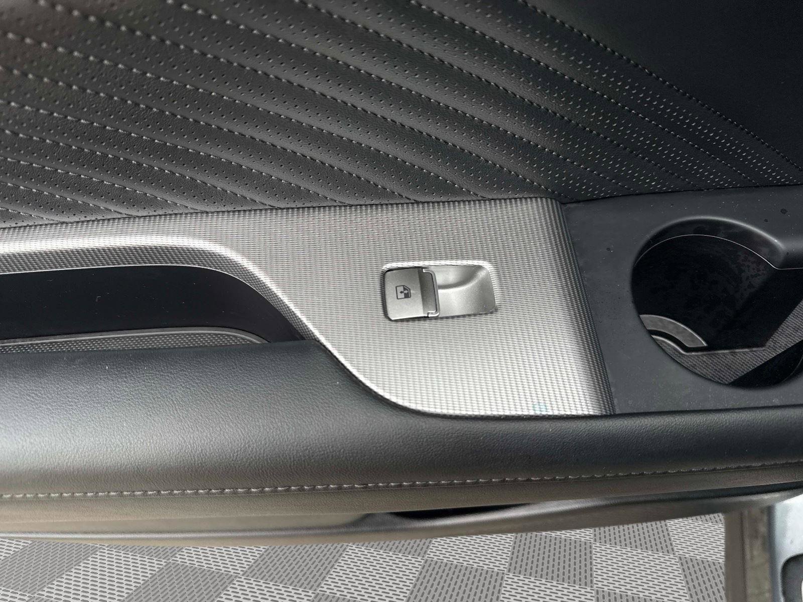 Used 2023 Hyundai Palisade Calligraphy image 12