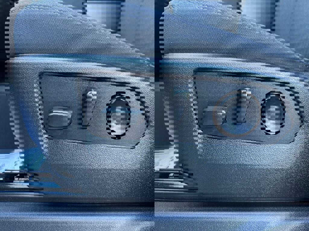 Used 2022 Chevrolet Silverado 1500 LT image 10