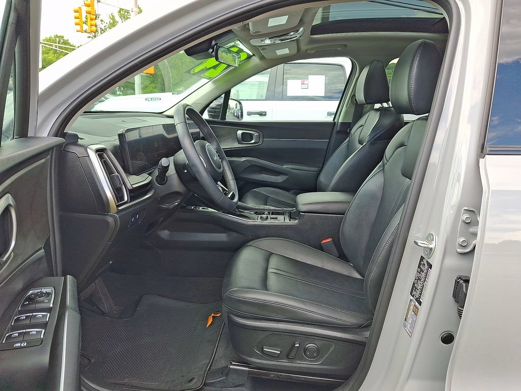 Certified 2024 Kia Sorento X-Line EX AWD/4WD image 3