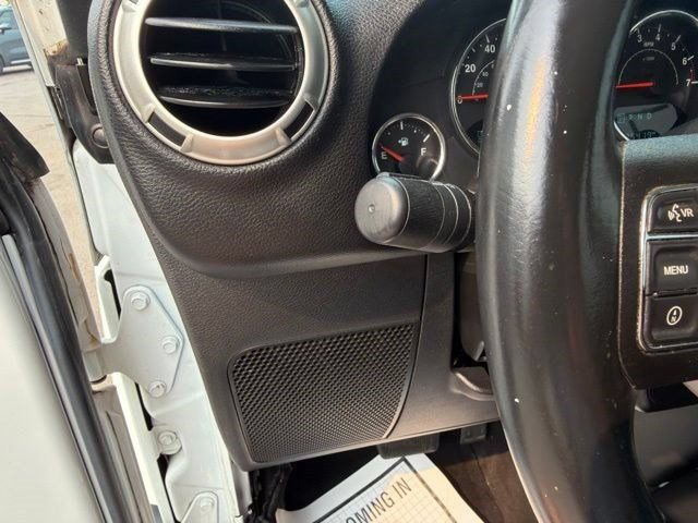Used 2017 Jeep Wrangler Unlimited Sahara w/ Max Tow Package AWD/4WD image 18