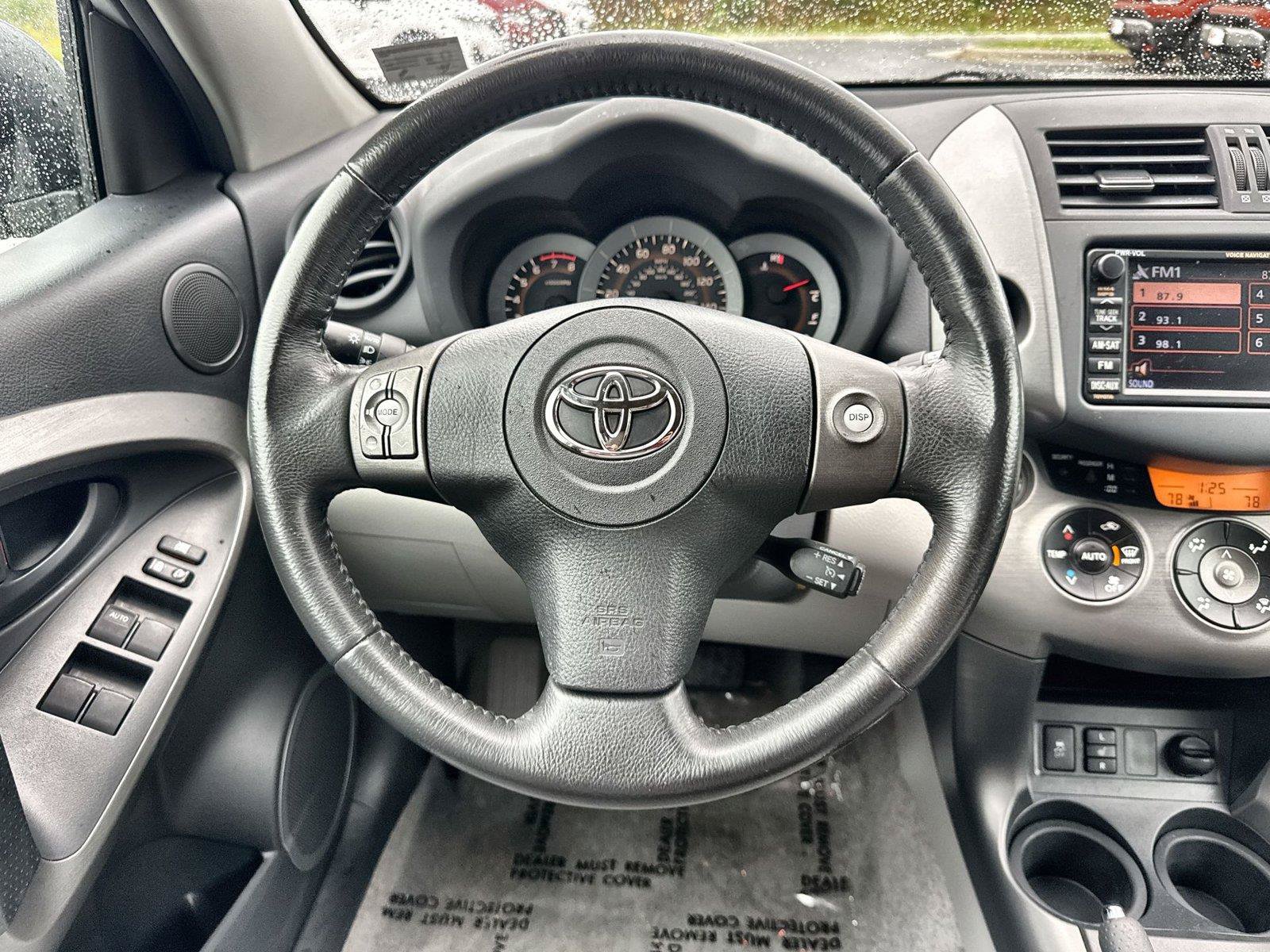 Used 2011 Toyota RAV4 Limited AWD/4WD image 22