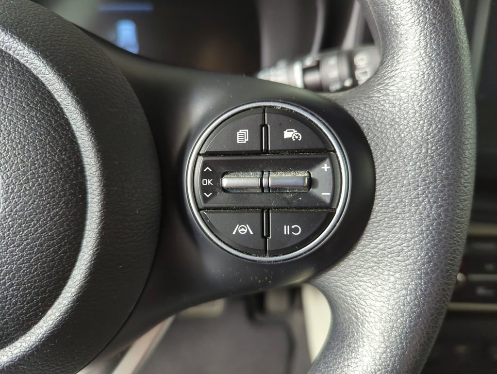 Used 2023 Kia Soul LX image 28