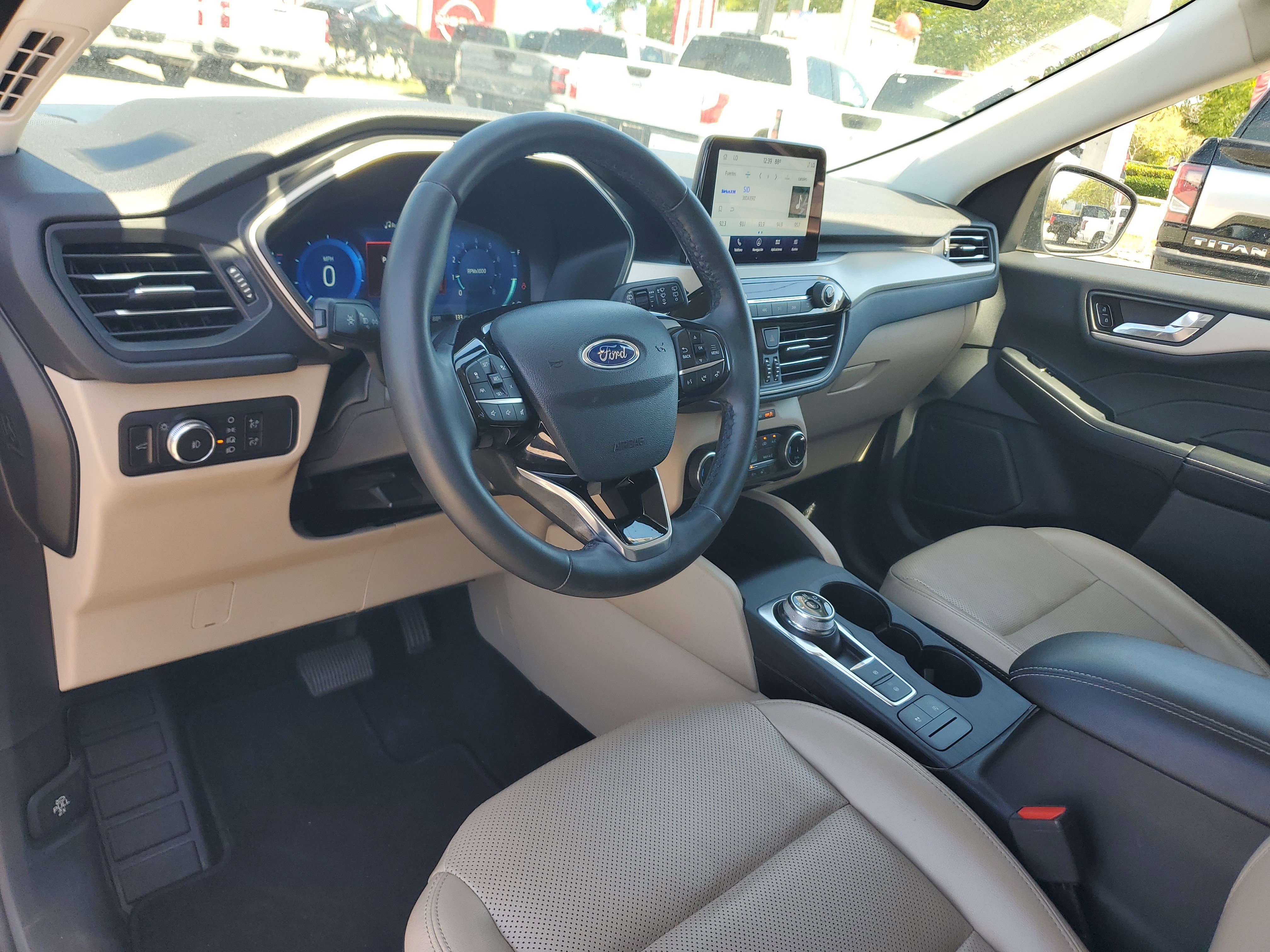 Used 2022 Ford Escape SEL w/ Technology Package image 9