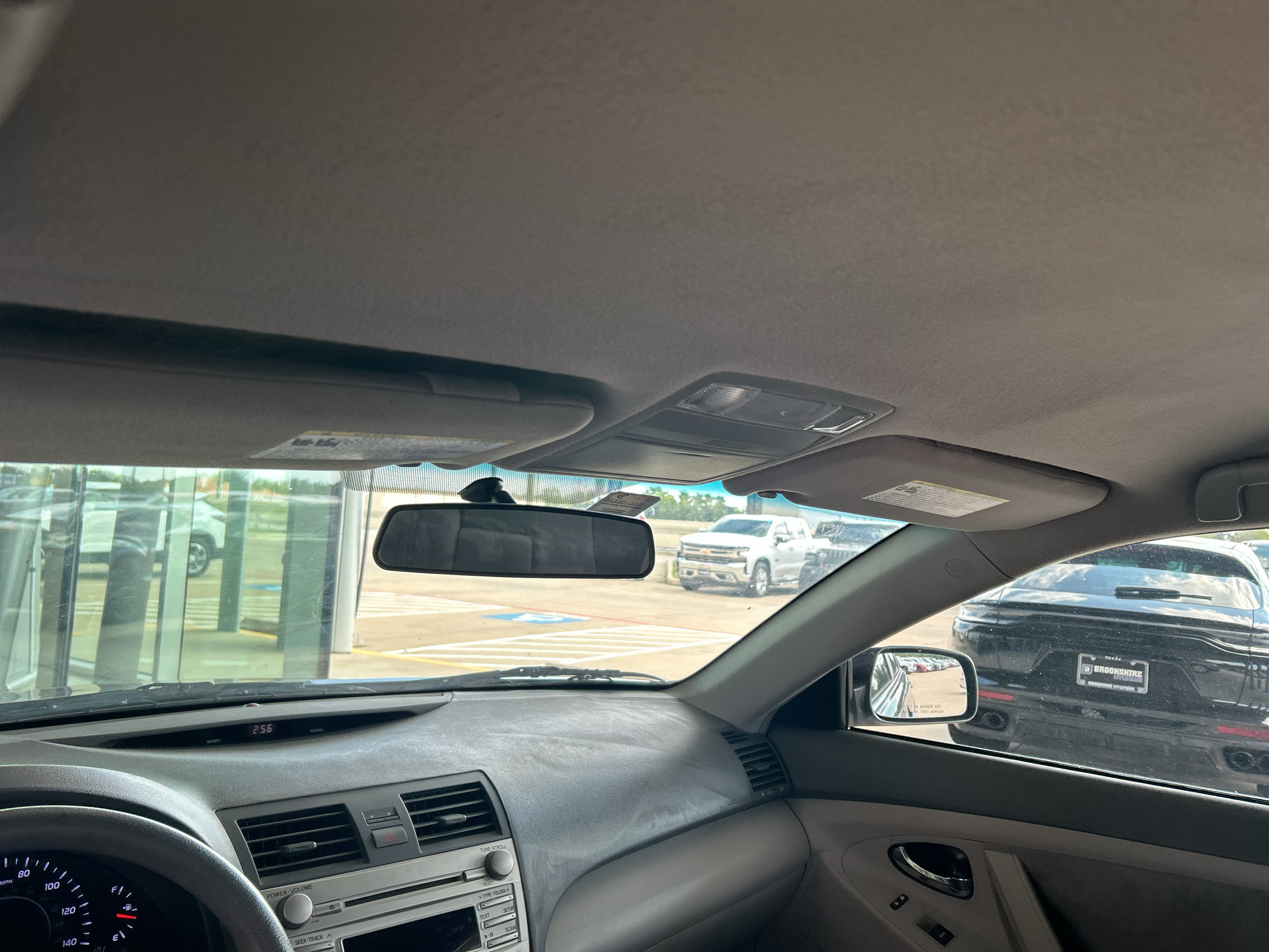 Used 2010 Toyota Camry LE FWD image 18