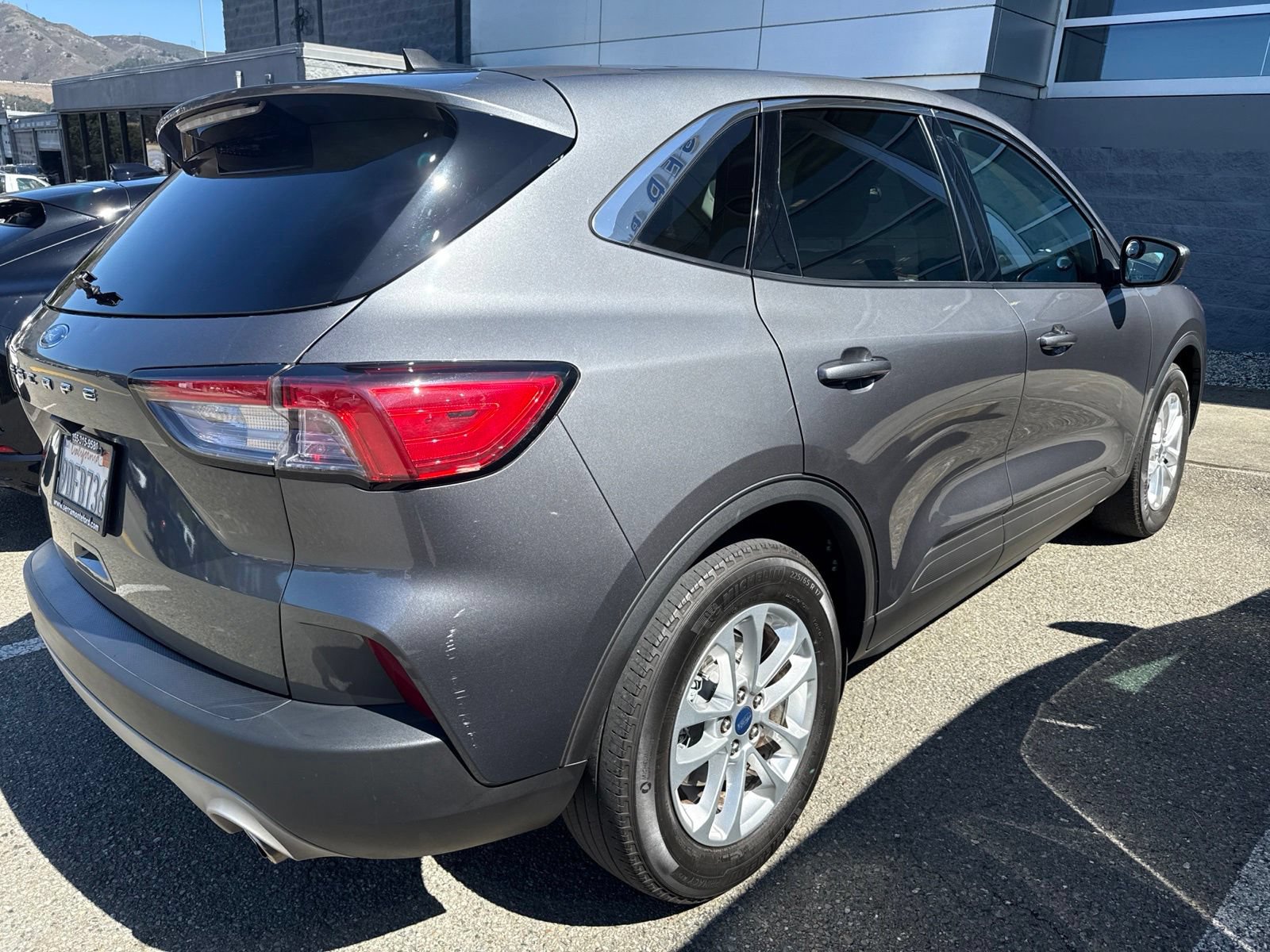Used 2022 Ford Escape SE w/ Convenience Package FWD image 9