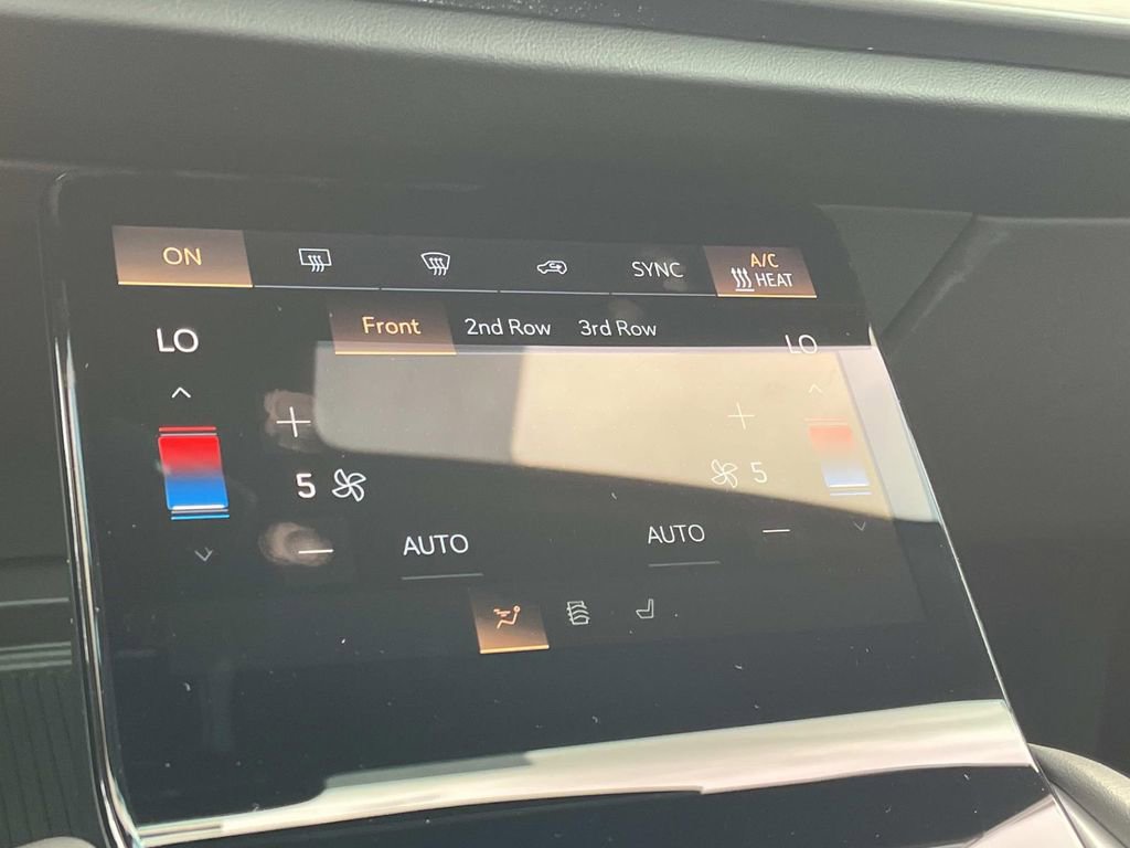 New 2026 Cadillac Vistiq Sport image 32