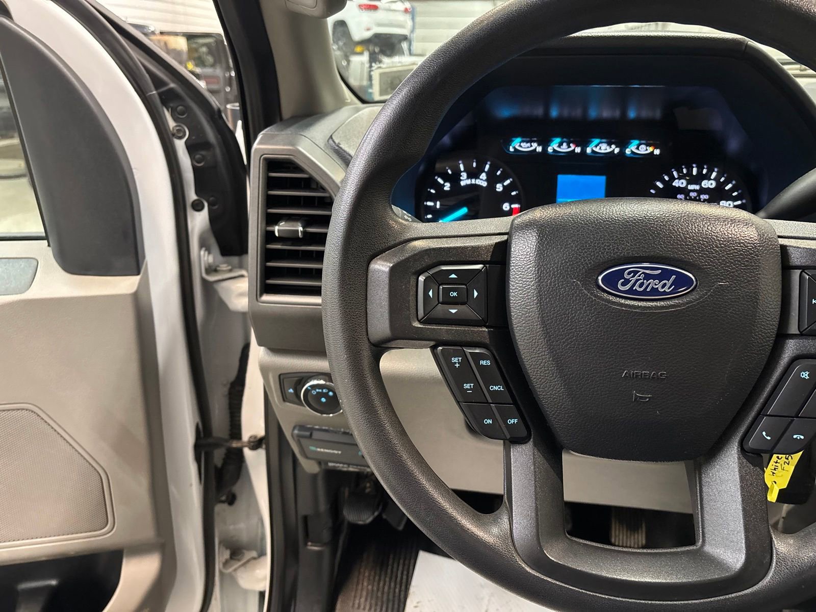 Used 2022 Ford F250 XL w/ STX Appearance Package AWD/4WD image 14