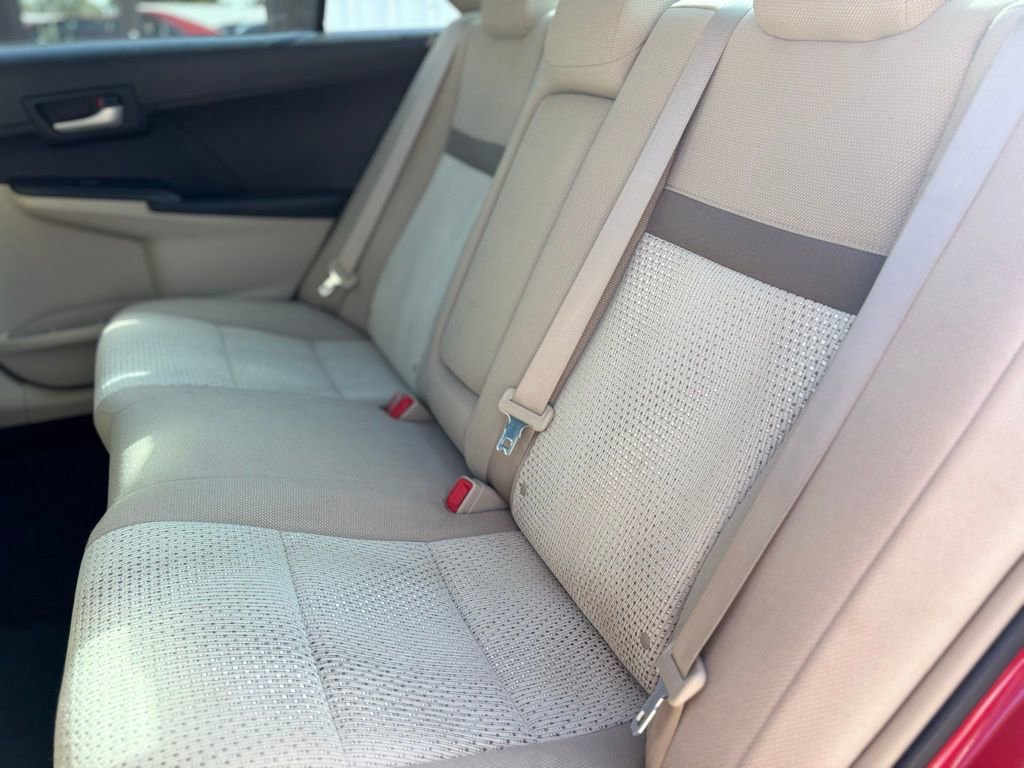 Used 2013 Toyota Camry L image 19