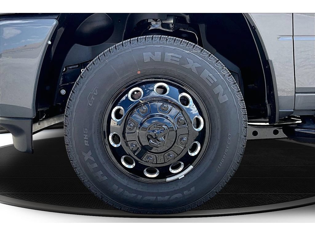 New 2026 RAM 3500 Big Horn AWD/4WD image 13