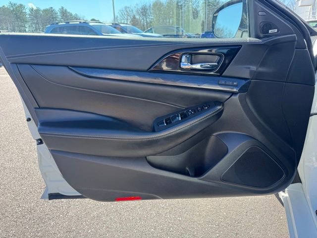 Used 2023 Nissan Maxima Platinum w/ Sport Mat Group FWD image 15