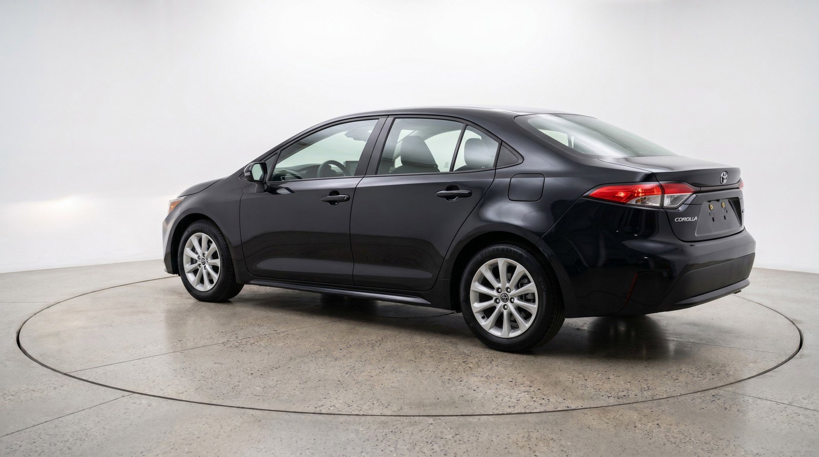 Used 2025 Toyota Corolla LE FWD image 6