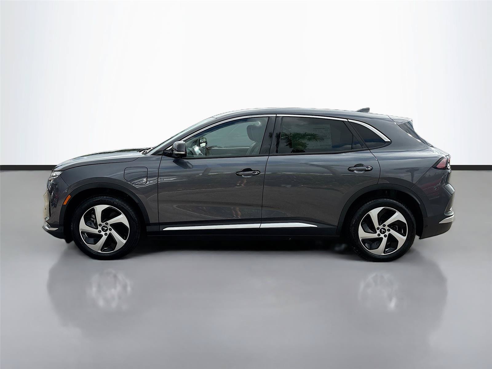 New 2025 VinFast VF 8 Eco AWD/4WD image 4