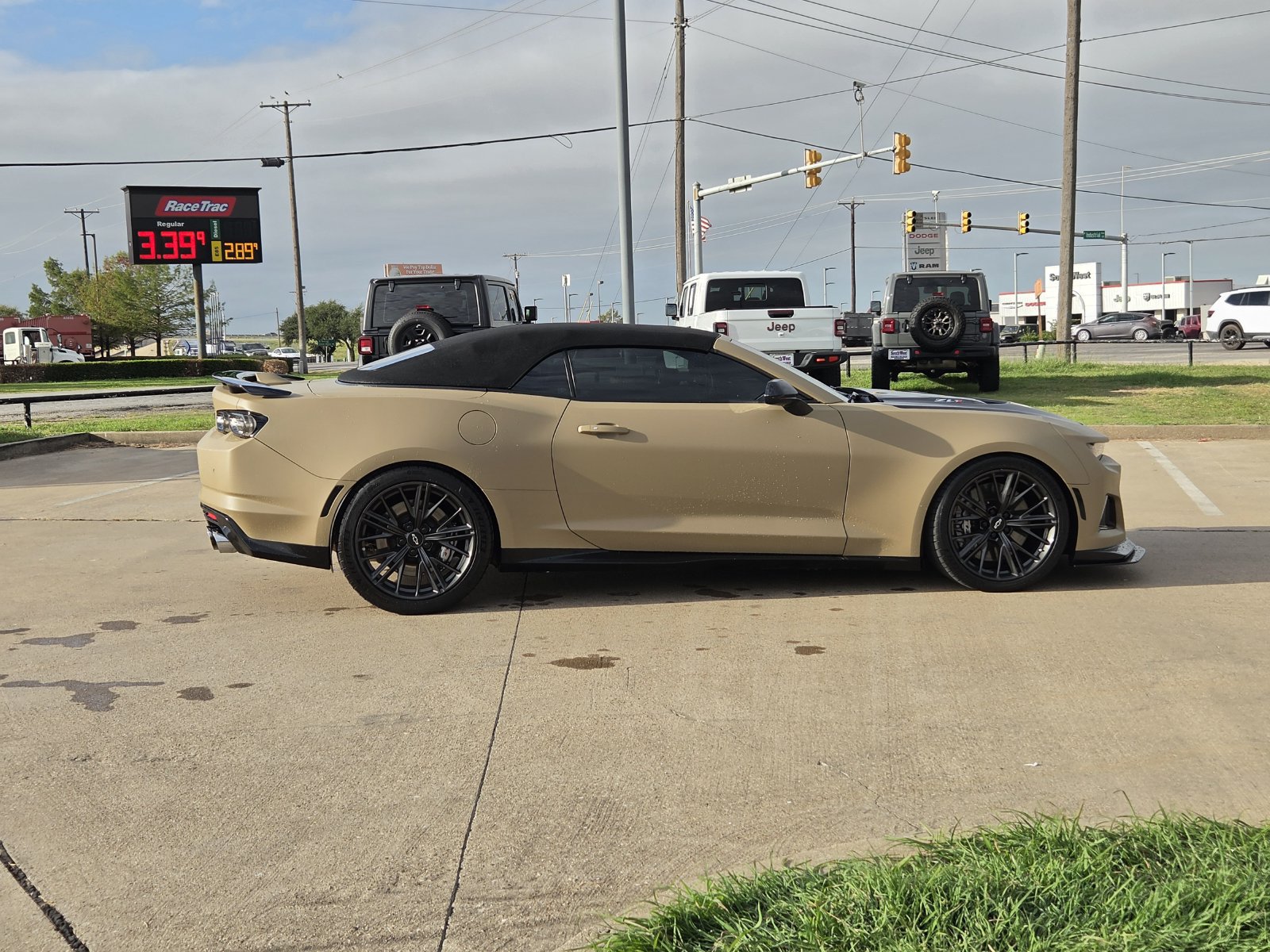 Used 2020 Chevrolet Camaro ZL1 RWD image 7
