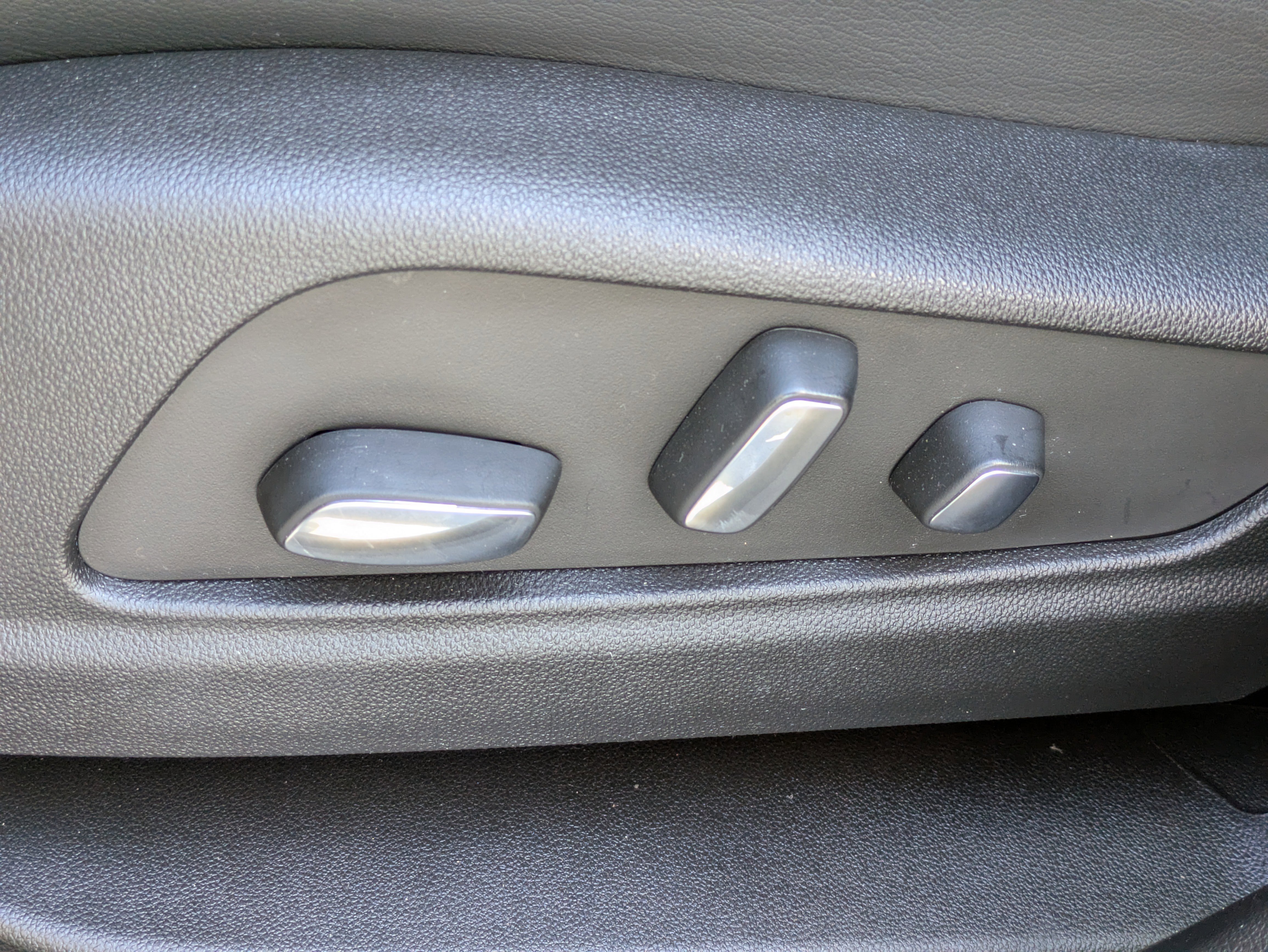 Certified 2025 Cadillac XT6 Sport w/ LPO, Floor Liner Package image 20