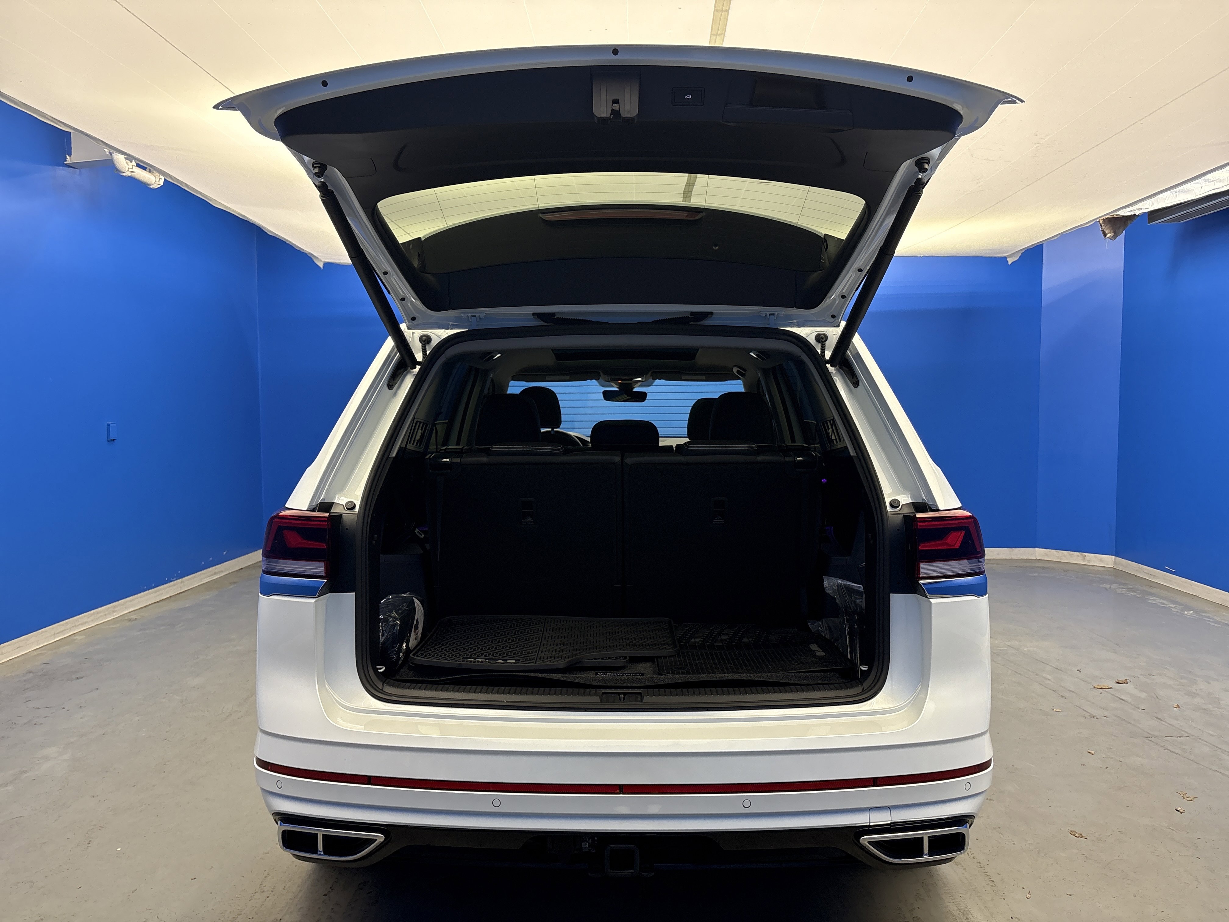 Used 2026 Volkswagen Atlas SEL Premium R-Line image 31