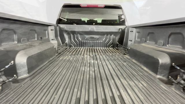 Used 2022 Chevrolet Silverado 1500 LT AWD/4WD image 16