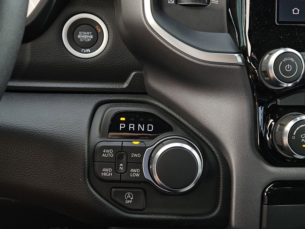 New 2026 RAM 1500 4x4 Crew Cab image 21