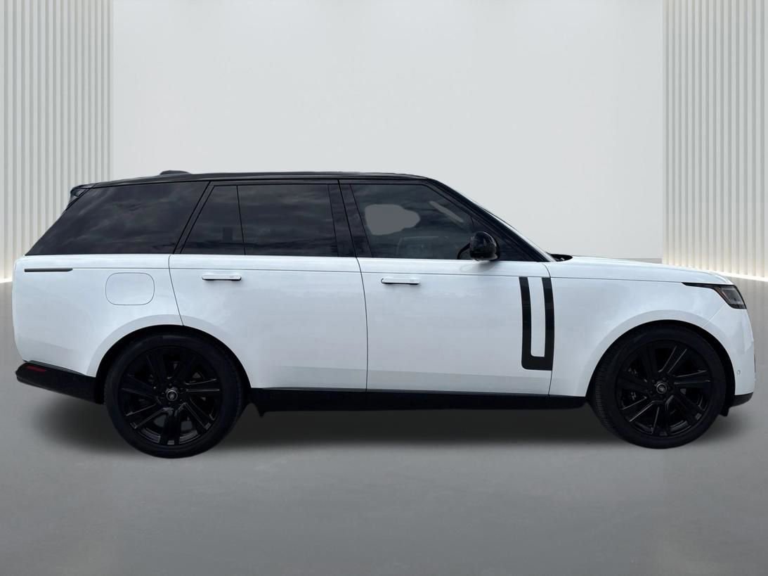 Used 2023 Land Rover Range Rover SE AWD/4WD image 4