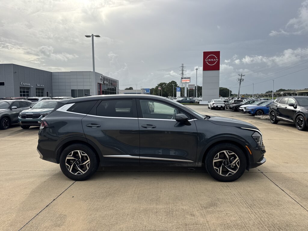 Certified 2024 Kia Sportage LX FWD image 16