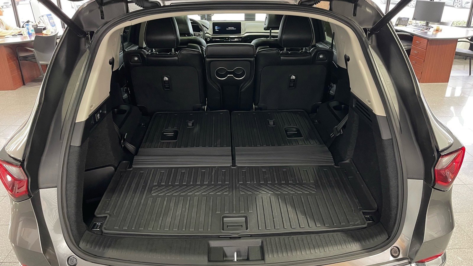 Used 2025 Acura MDX FWD w/ Technology Package image 41