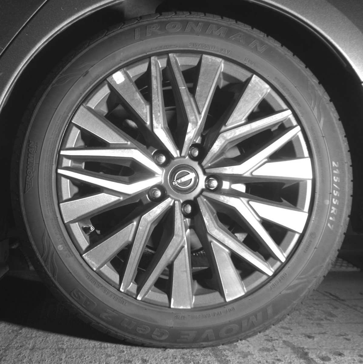 Used 2025 Nissan Altima 2.5 SV image 14