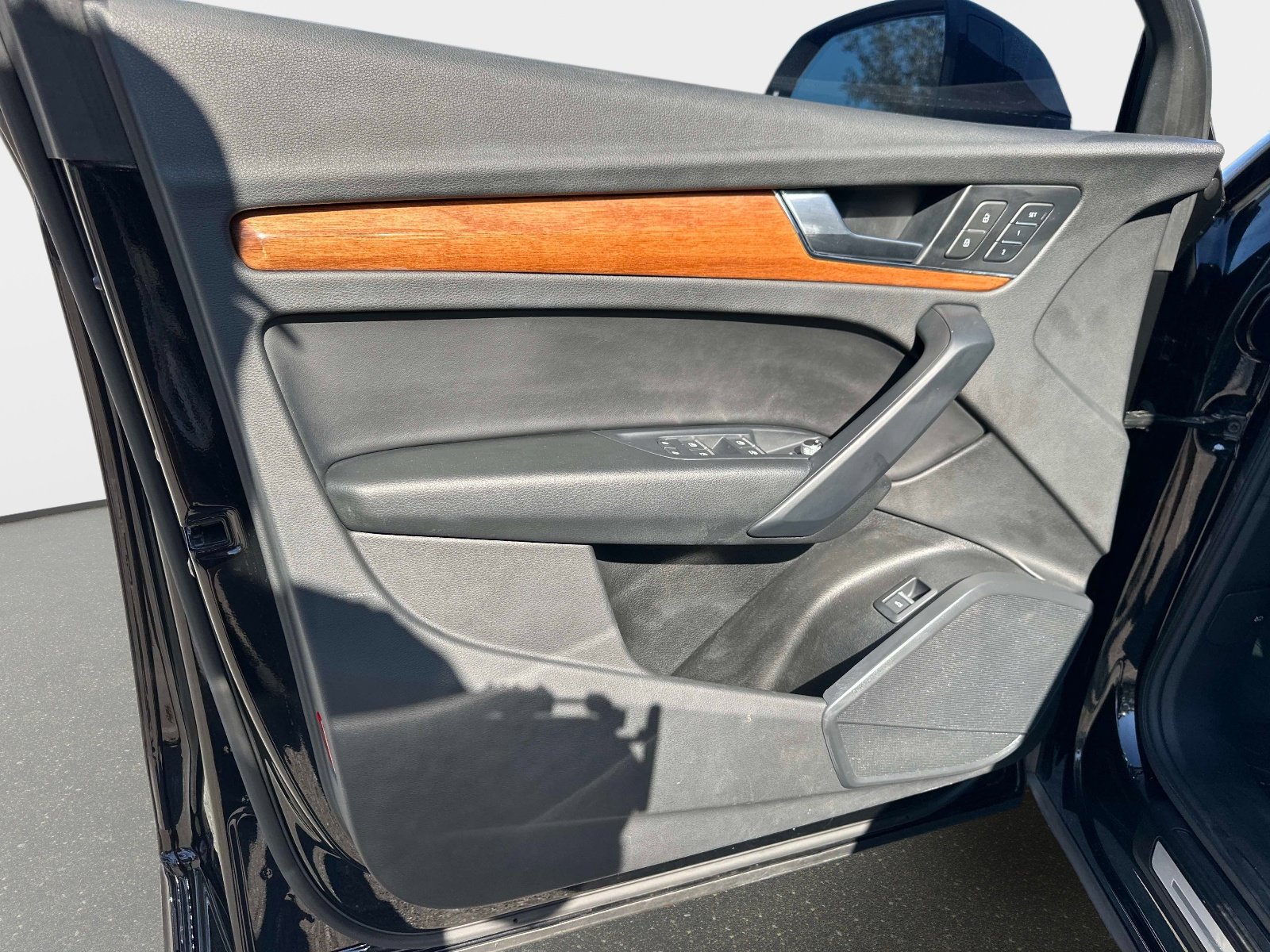 Used 2023 Audi Q5 2.0T Premium w/ Convenience Package image 17