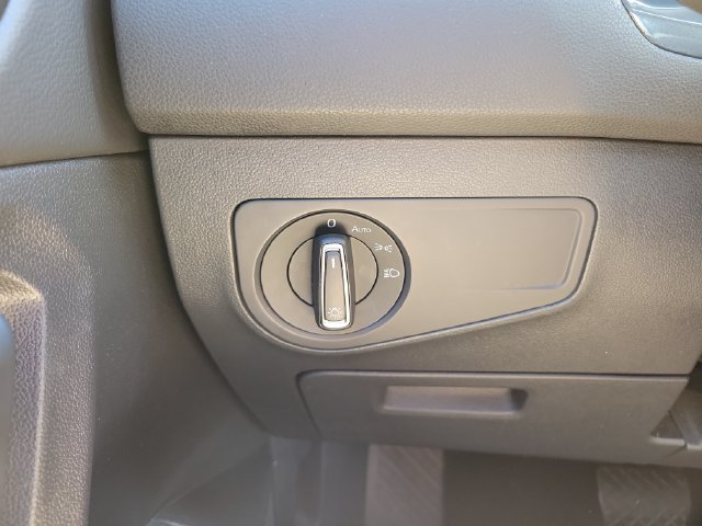 Used 2024 Volkswagen Tiguan SE FWD image 24