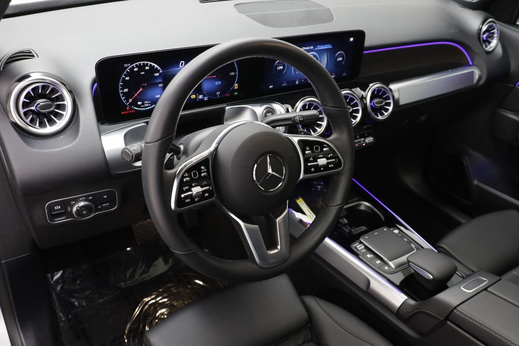 Used 2023 Mercedes-Benz EQB 300 4MATIC w/ Pinnacle Package image 6