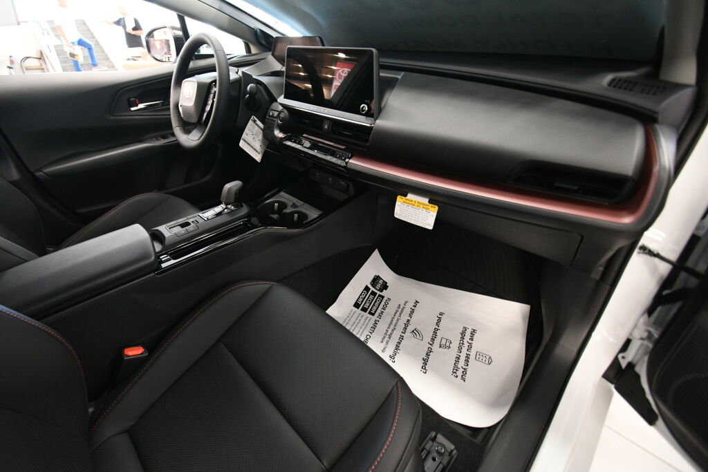 New 2026 Toyota Prius Plug-In Hybrid image 15