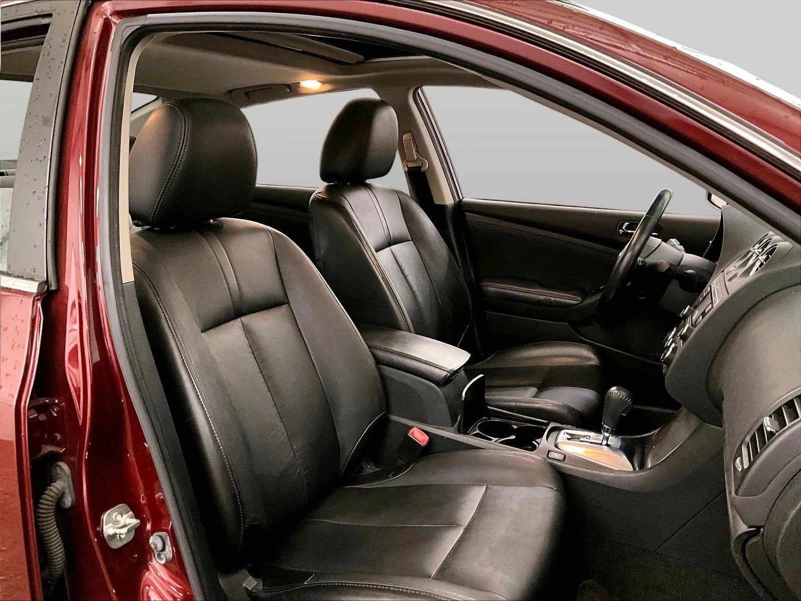 Used 2011 Nissan Altima 3.5 SR w/ 3.5SR Premium Pkg image 8