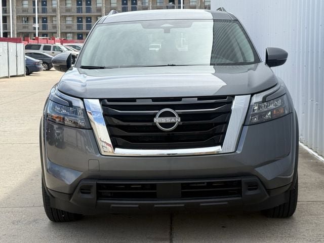 Used 2024 Nissan Pathfinder SV AWD/4WD image 7