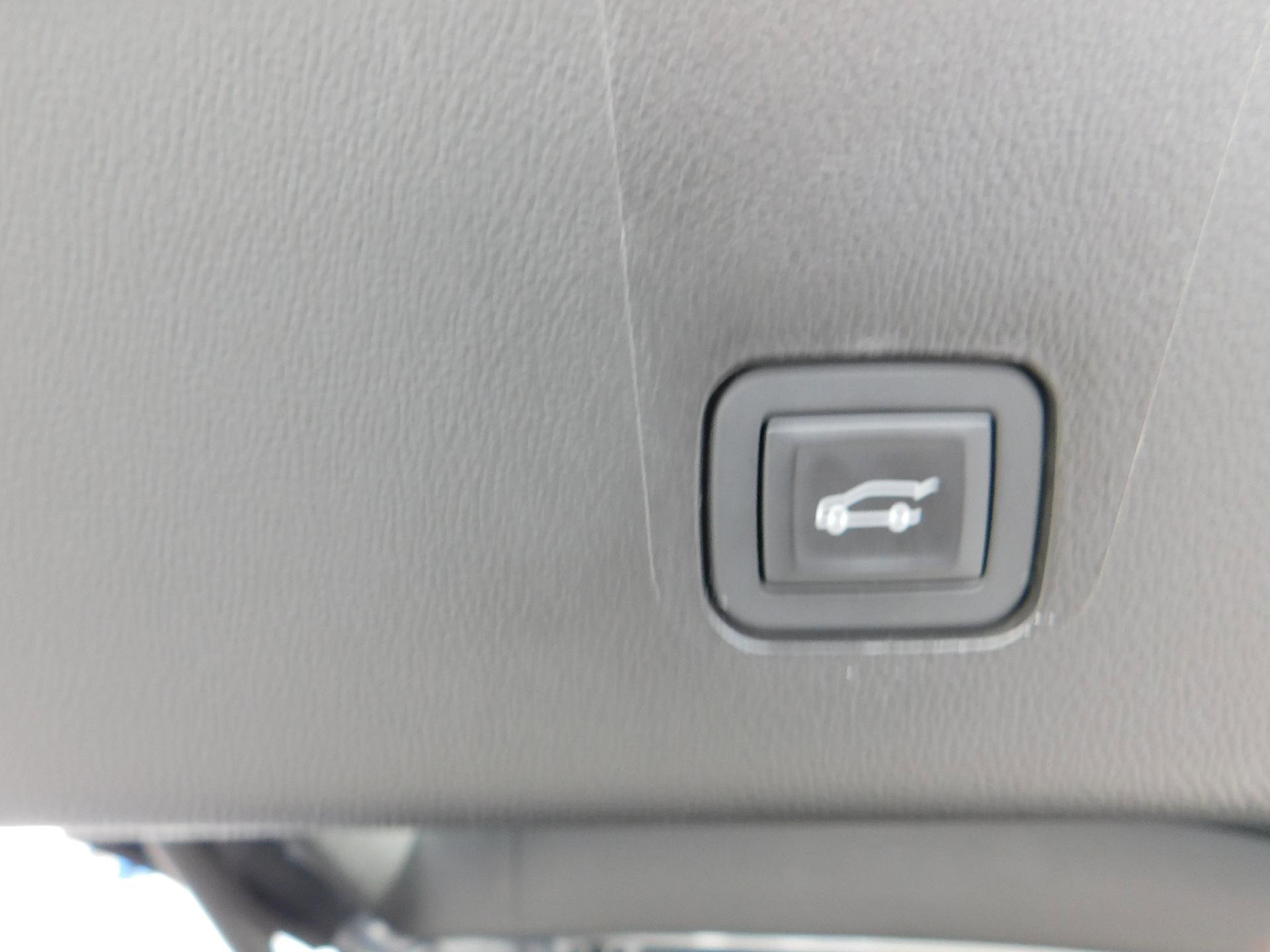 Used 2019 Chevrolet Traverse LT w/ LPO, Floor Liner Package image 15