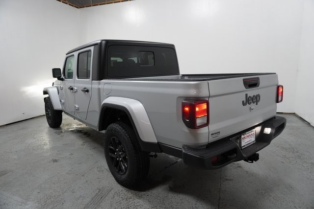 New 2023 Jeep Gladiator Sport AWD/4WD image 2