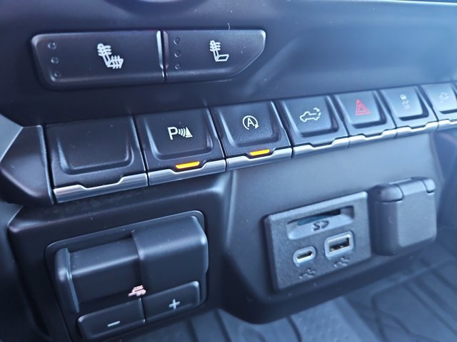 Used 2020 Chevrolet Silverado 1500 LT w/ All-Star Edition image 11