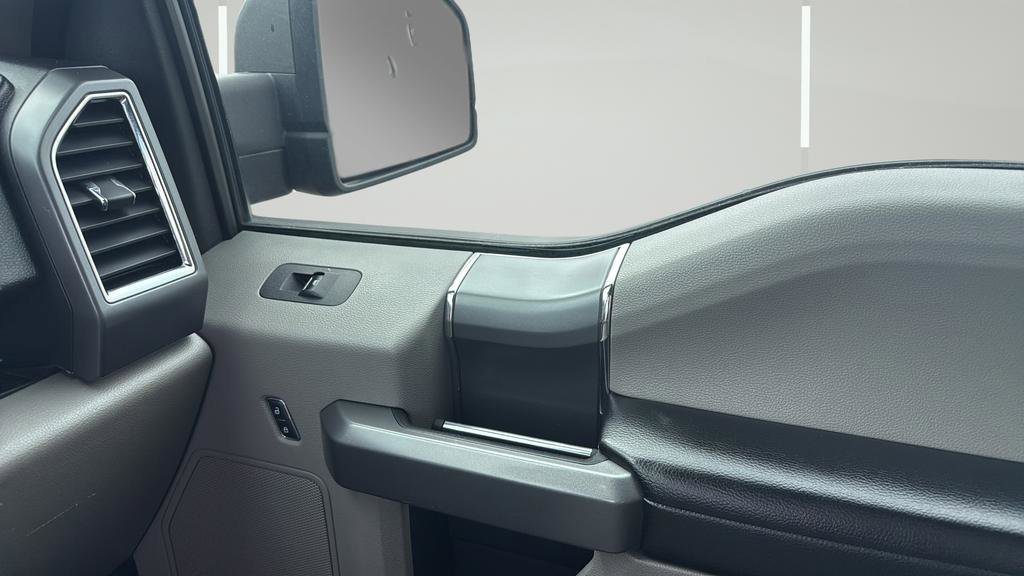 Used 2015 Ford F150 XLT w/ Equipment Group 302A Luxury AWD/4WD image 19